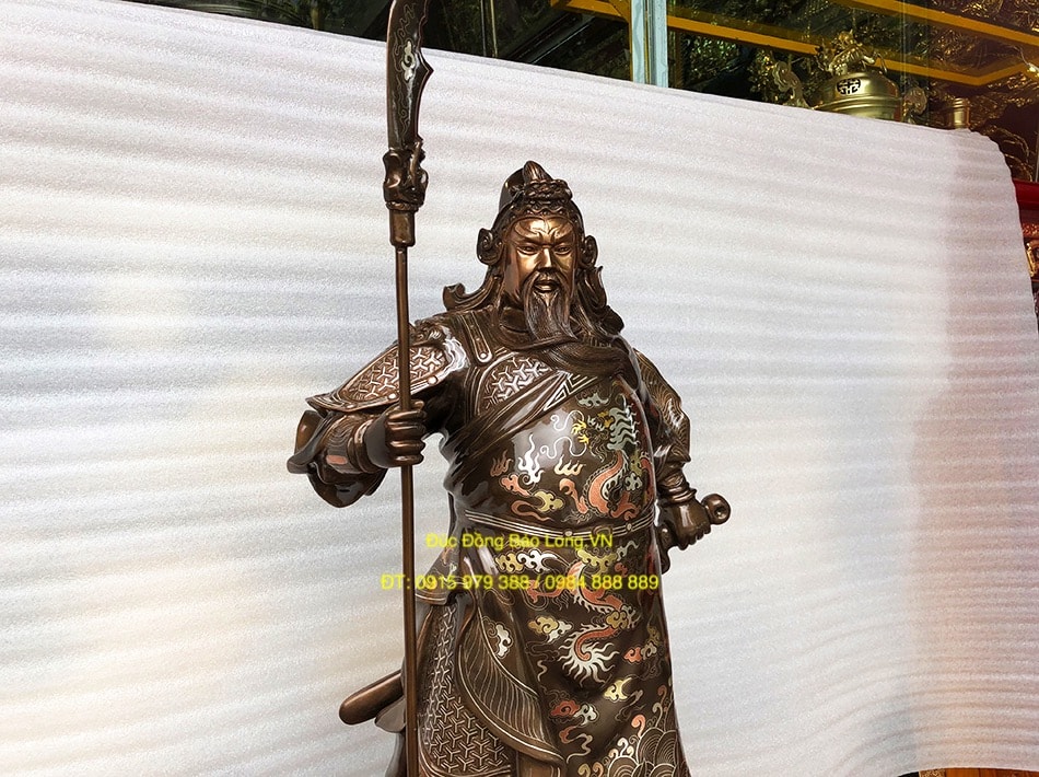 Tượng ông Quan Công khảm vàng bạc 69cm