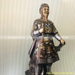 tượng đồng trần quốc tuấn