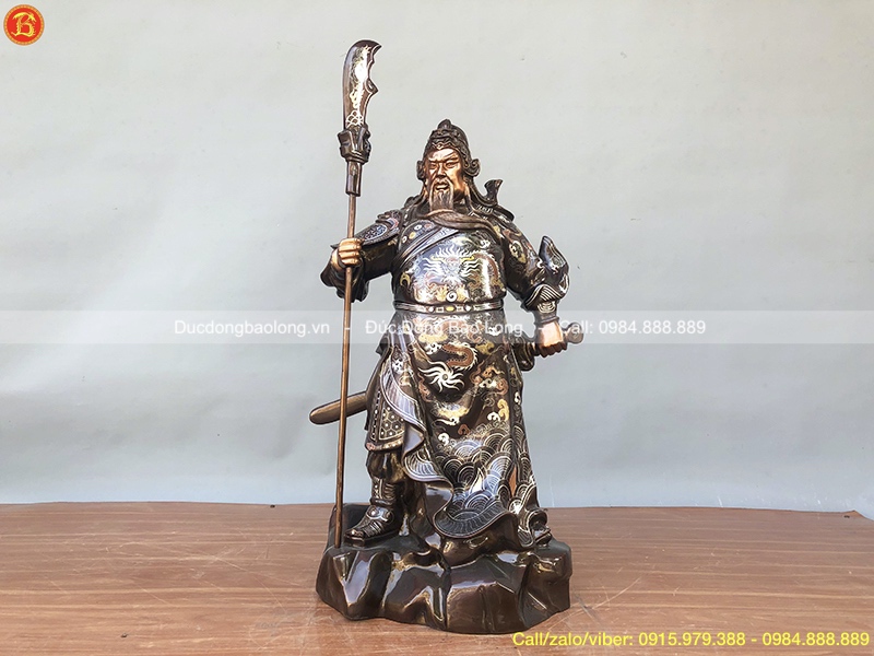 Tượng Quan Công chống đao cao 61cm