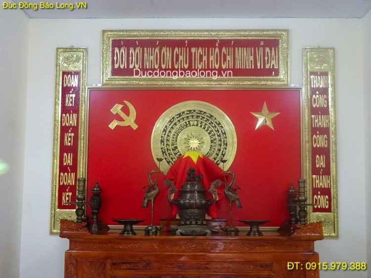 Lắp đặt bàn thờ Bác Hồ ở Huyện Hà Quảng - Cao Bằng