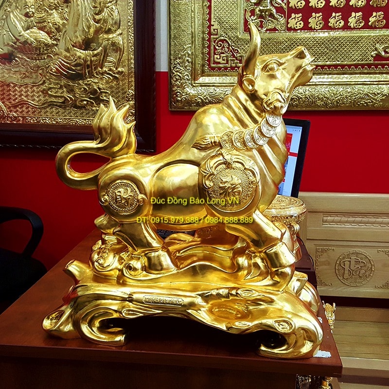 Tượng Trâu Phong Thuỷ Dát Vàng cao 61cm