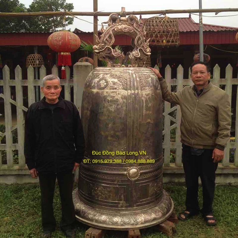 Đúc Đại Hồng Chung nặng 1200kg cho Chùa