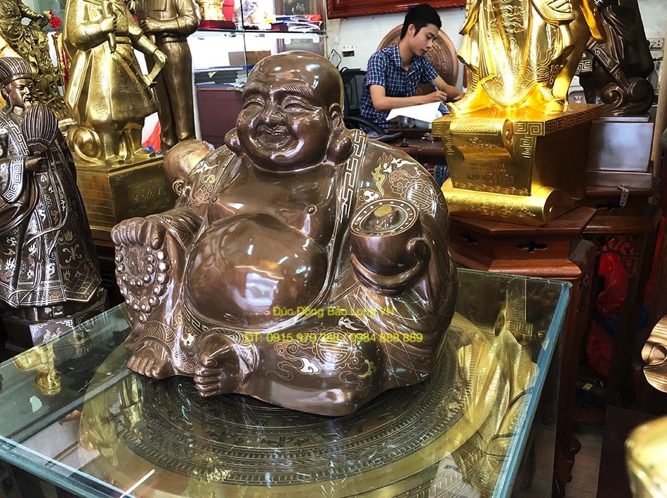 Mẫu tượng Phật Di Lặc bày phòng khách đẹp