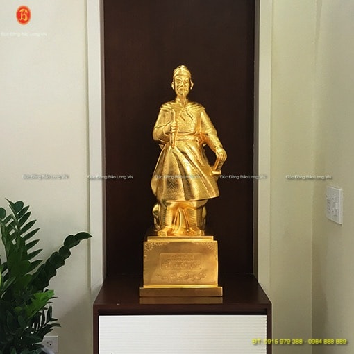 Tượng Trần Hưng Đạo đẹp dát vàng 89cm