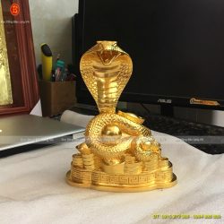con rắn bằng đồng dát vàng