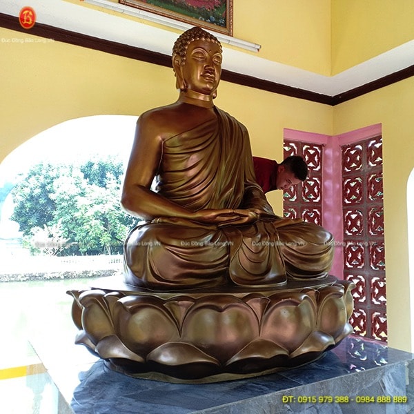 Tượng Phật Thích Ca bằng đồng cao 1m8