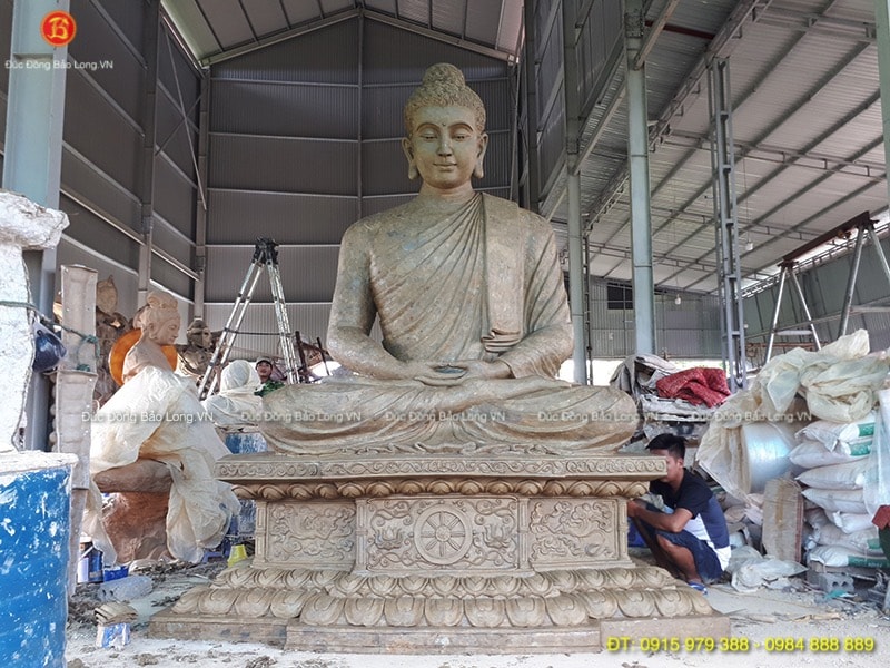 Đúc tượng Phật bằng đồng tại Hà Giang, đắp mẫu