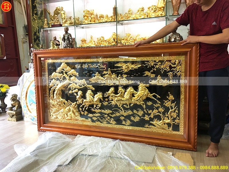 Tranh Bát Mã 1m97 mạ vàng, khung gỗ Gõ