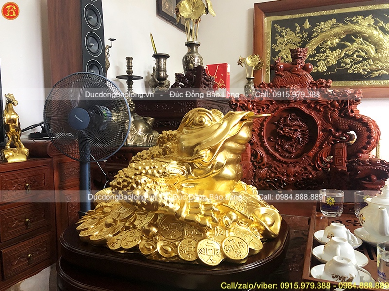 Tượng Cóc Ngậm Tiền bằng đồng dát vàng 9999 cao 35cm