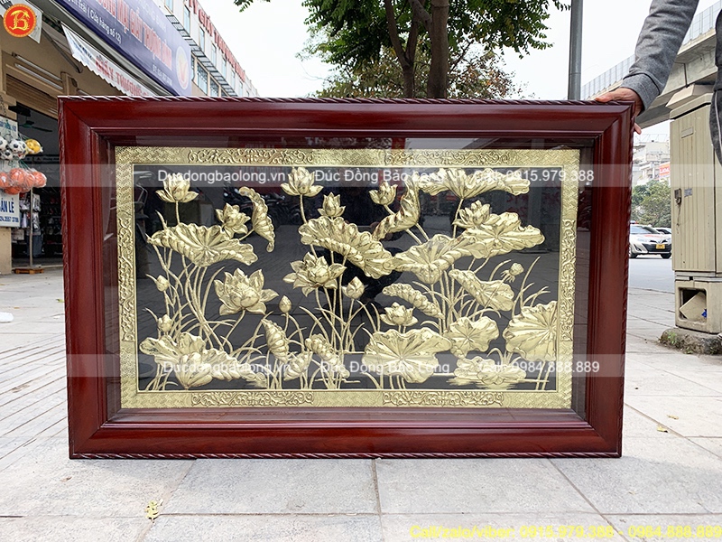 Tranh Hoa Sen bằng đồng khung gỗ 1m27 x 81cm