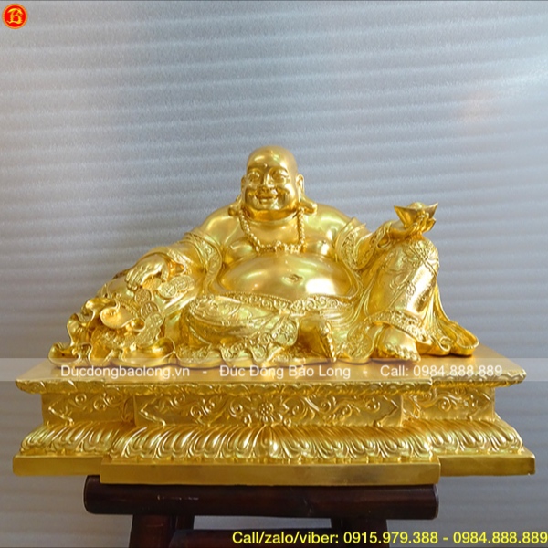 Tượng Phật Di Lặc ngồi bệ sen dát vàng cho khách HN