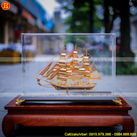 Mô hình Thuyền Buồm Mạ vàng dài 50cm bằng đồng vàng