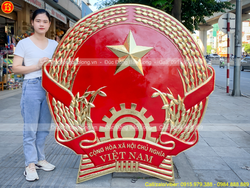 Quốc Huy bằng đồng cao 1m6 cho khách Tuyên Quang