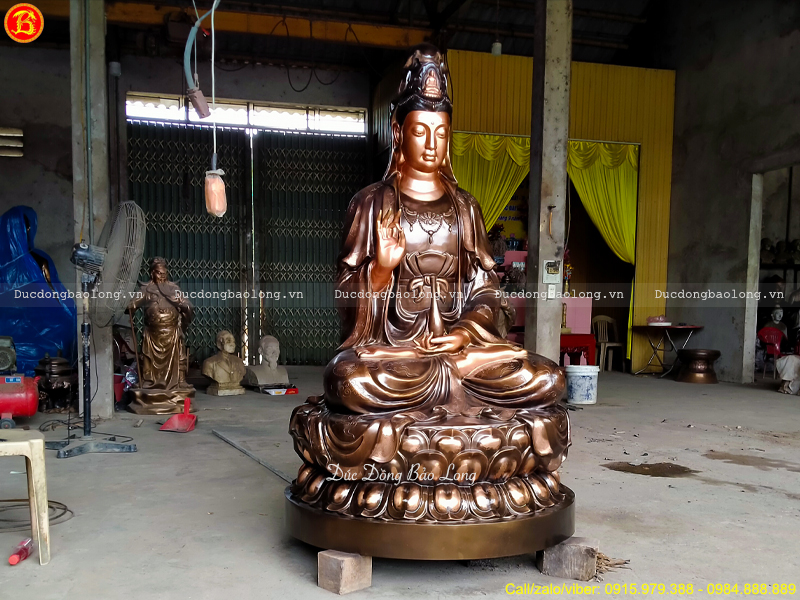 tượng Phật Bà Quan Âm 1m76 màu trầm cổ