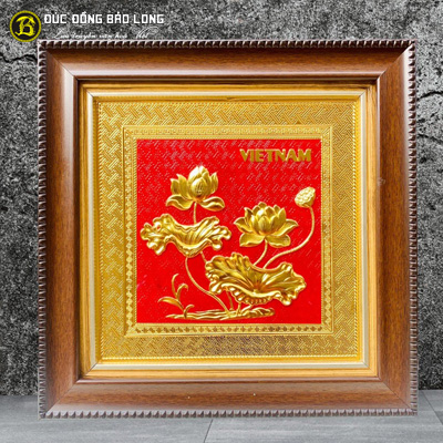 Tranh Hoa Sen Bằng Đồng 30cm Mạ Vàng Khung Nhựa