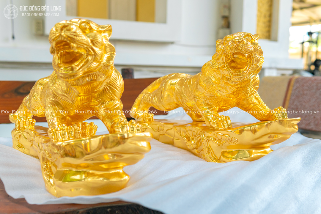 Tượng Hổ Đứng Bệ Đá Bằng Đồng Đỏ Dát Vàng 9999 Dài 61Cm