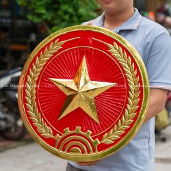 huy hiệu quân đội việt nam bằng đồng đk 51cm
