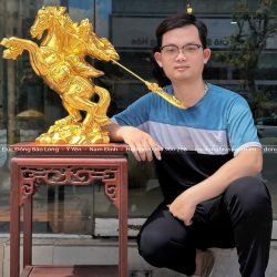 Mẫu tượng Quan Công Cưỡi Ngựa Vung Đao bằng đồng dát vàng 9999 cao 50cm