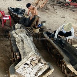 tượng chân dung cô chú đứng toàn thân tỉ lệ 1:1 bằng đồng đỏ cao 1m85