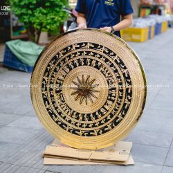 Mặt Trống Đồng Gò Chạm Mạ Vàng 24K Đường Kính 1m Tô Nền Đen