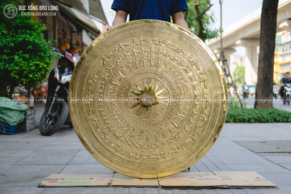 Mặt Trống Đồng Vàng Không Tô Nền Đường Kính 1m