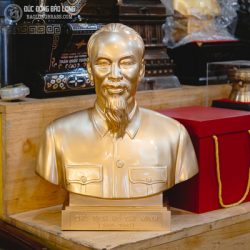 tượng Bác Hồ bằng đồng đỏ cao 45cm bán thân, màu mộc đẹp