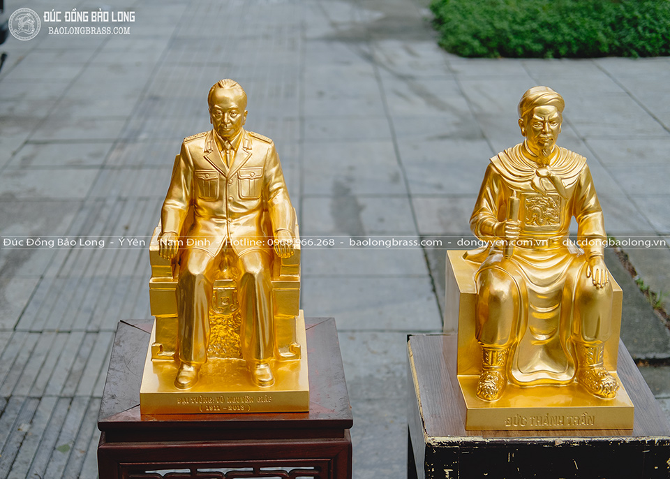 Tượng Đại Tướng Võ Nguyên Giáp Ngồi Ghế Bằng Đồng Đỏ Dát Vàng 9999 Cao 48Cm