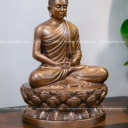 Tượng Phật Thích Ca bằng đồng đỏ cao 40cm màu trầm cổ