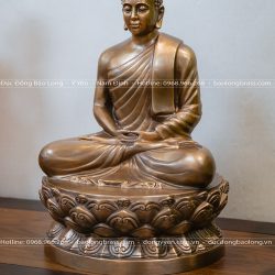 Tượng Phật Thích Ca bằng đồng đỏ cao 40cm màu trầm cổ