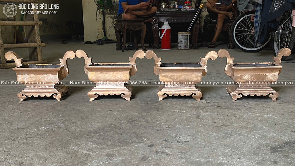 Bát Hương Đồng Hình Chữ Nhật Màu Trầm Cổ Cỡ 20Cm, 25Cm
