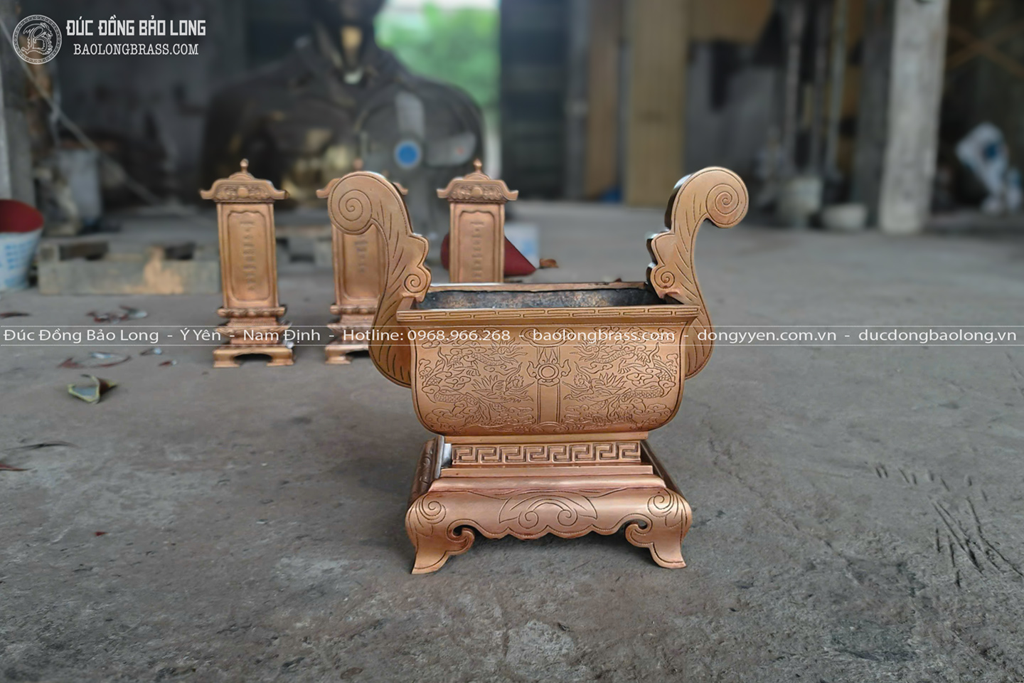 Bát Hương Đồng Hình Chữ Nhật Màu Trầm Cổ Cỡ 20Cm, 25Cm