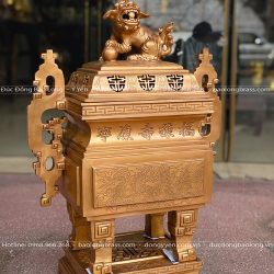 Đỉnh Đồng Vuông Tai Chiên Chạm Rồng Phượng Bằng Đồng Đỏ Màu Trầm Cổ Cao 60Cm