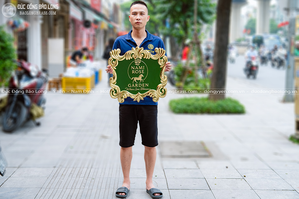 Logo biển hiệu bằng đồng kích thước 50cm theo yêu cầu