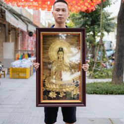 tranh khắc Phật Bà Quan Âm bằng đồng kích thước 50cm x 80cm