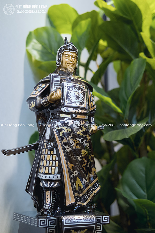 Tượng Đồng Trần Quốc Tuấn Khảm Tam Khí Mẫu Mới Cao 48Cm
