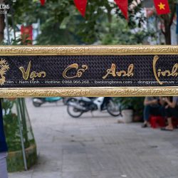 Bộ đại tự câu đối bằng đồng Vạn Cổ Anh Linh 1m35