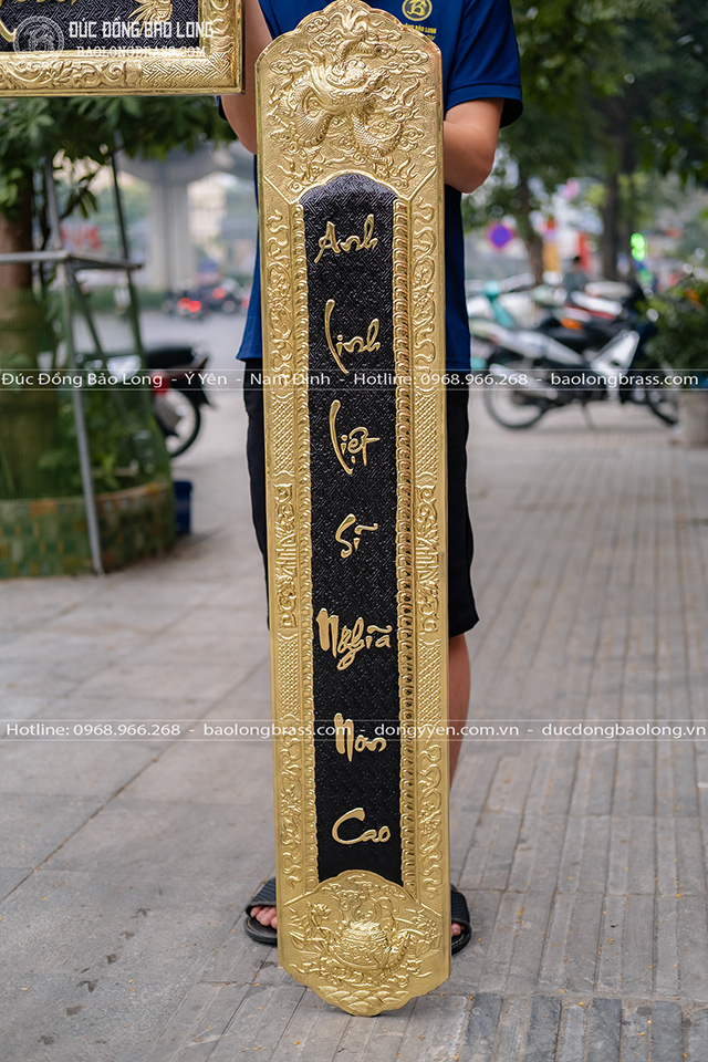 Bộ đại tự câu đối bằng đồng Vạn Cổ Anh Linh 1m35