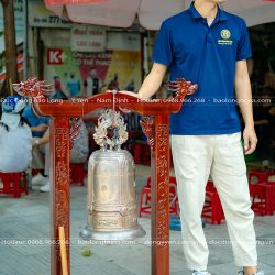 Chuông đồng nặng 22kg kèm giá treo gỗ lim