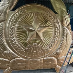 Huy hiệu Công An Nhân Dân bằng đồng vàng khổ 4m2 x 3m42