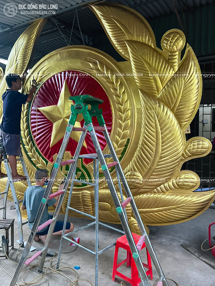 Huy Hiệu Công An Nhân Dân Bằng Đồng Vàng Khổ 4m2 x 3m42