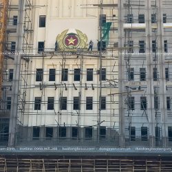 Huy hiệu Công An Nhân Dân bằng đồng vàng khổ 4m2 x 3m42