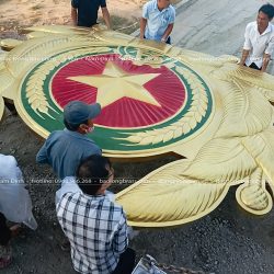 Huy hiệu Công An Nhân Dân bằng đồng vàng khổ 4m2 x 3m42