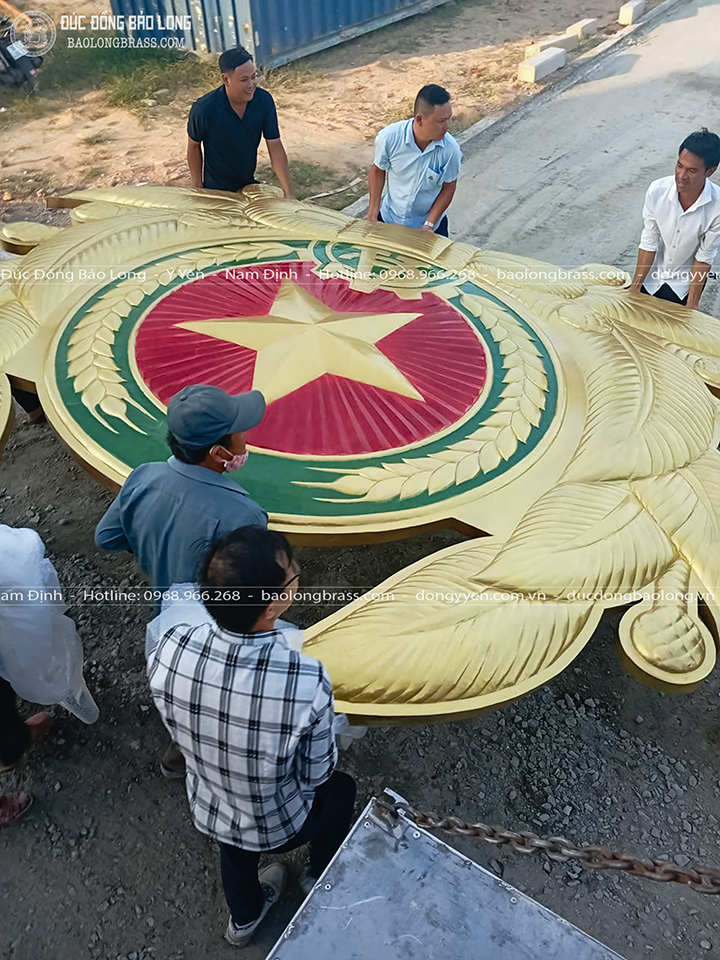 Huy Hiệu Công An Nhân Dân Bằng Đồng Vàng Khổ 4m2 x 3m42