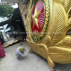 Huy hiệu Công An Nhân Dân bằng đồng vàng khổ 4m2 x 3m42