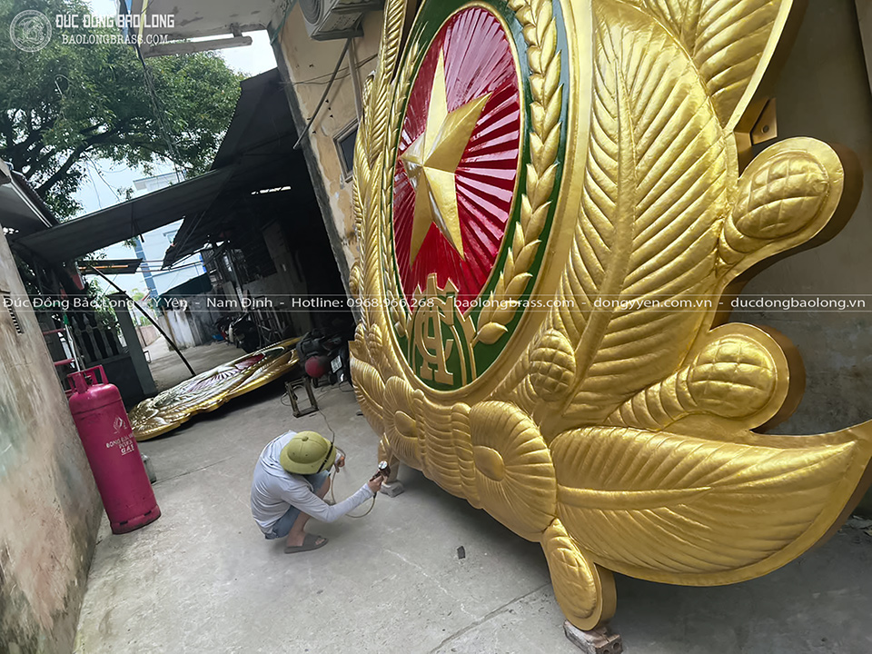 Huy Hiệu Công An Nhân Dân Bằng Đồng Vàng Khổ 4m2 x 3m42