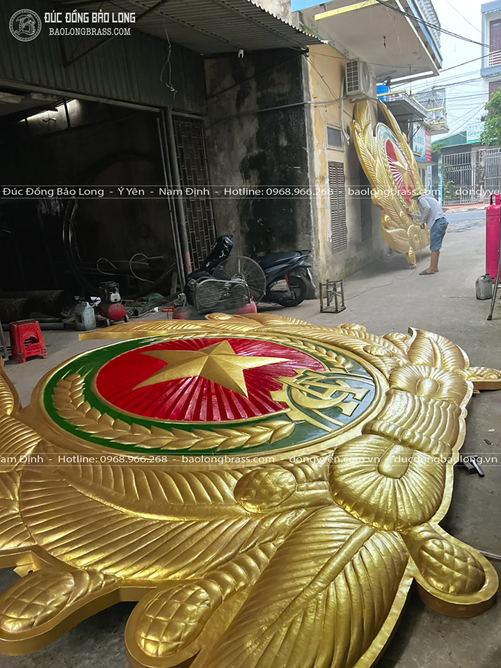 Huy Hiệu Công An Nhân Dân Bằng Đồng Vàng Khổ 4m2 x 3m42