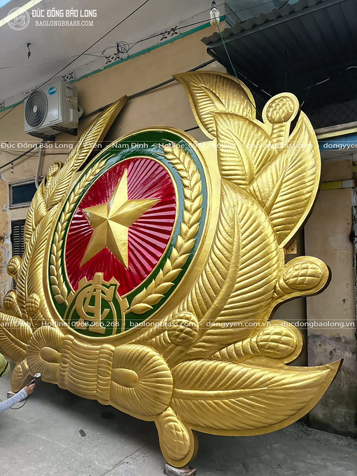 Huy Hiệu Công An Nhân Dân Bằng Đồng Vàng Khổ 4m2 x 3m42