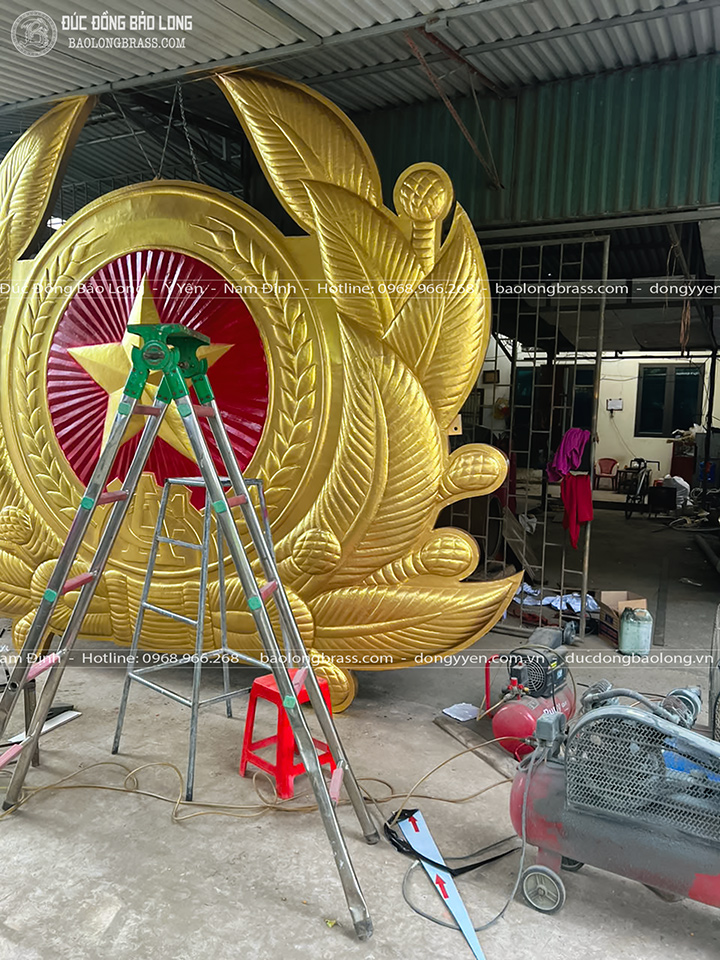 Huy Hiệu Công An Nhân Dân Bằng Đồng Vàng Khổ 4m2 x 3m42