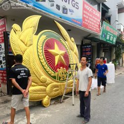 Huy Hiệu Công An Nhân Dân bằng đồng vàng khổ 4m2 x 3m42