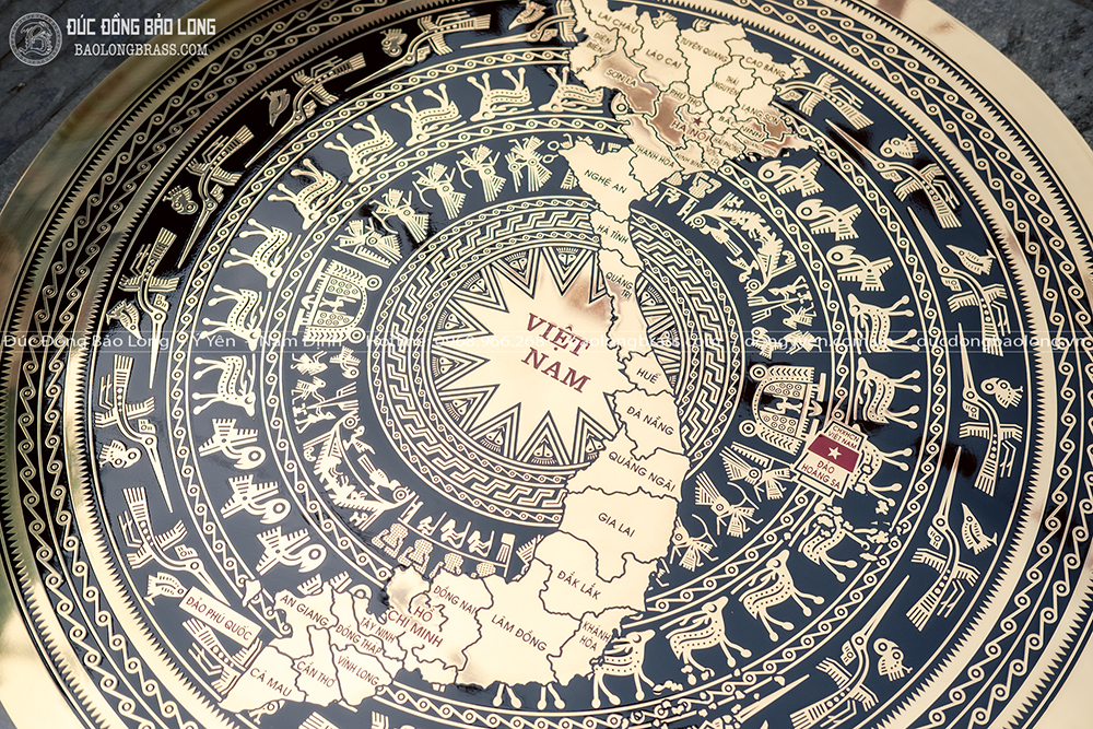 Mặt Trống Đồng Ăn Mòn Bản Đồ Việt Nam Mới 34 Tỉnh Thành ĐK 1m